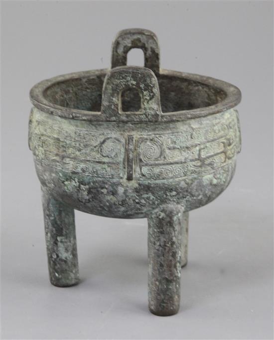 A small Chinese archaistic bronze vessel, Ding, early Western Zhou dynasty style, 12.5cm high